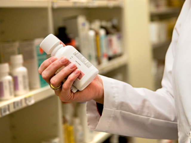 Пояснения Минфина: ЕНВД может применяться для продажи лекарств, не подлежащих маркировке